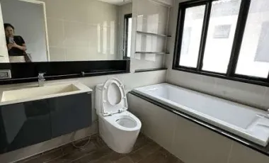 For sale 4 Bedroom Detached House in Setthasiri Wongwaen-Lamlukka in Bueng Kham Phroi, Lam Luk Ka, Pathum Thani