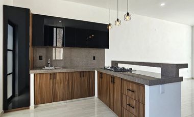 CASA EN VENTA EN COMALA, 2 RECÁMARAS, 2 BAÑOS COMPLETOS.