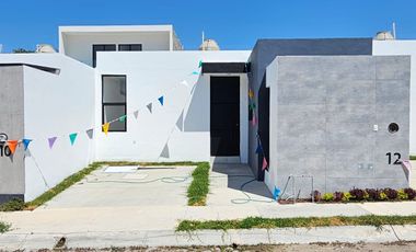 CASA EN VENTA EN COMALA, 3 RECÁMARAS, 2 BAÑOS,
