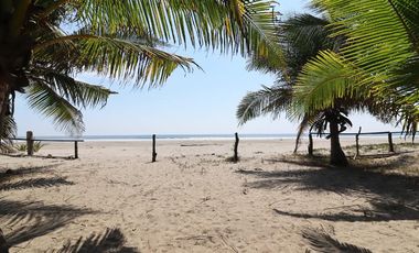 Exclusiva Residencia en Playa Azul, Michoacán – Un Paraíso Frente al Mar