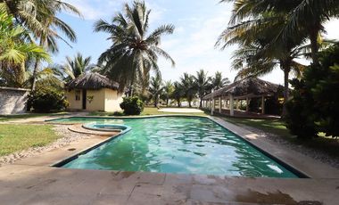 Exclusiva Residencia en Playa Azul, Michoacán – Un Paraíso Frente al Mar