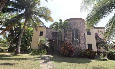 Exclusiva Residencia en Playa Azul, Michoacán – Un Paraíso Frente al Mar