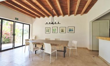Exclusiva Residencia en Playa Azul, Michoacán – Un Paraíso Frente al Mar