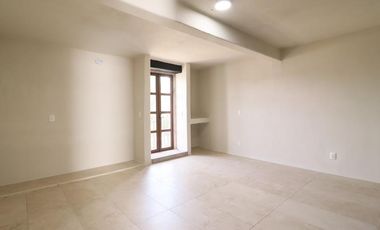 CASA EN VENTA EN PÁTZCUARO, ZONA CENTRO.