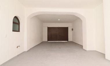 CASA EN VENTA EN PÁTZCUARO, ZONA CENTRO.