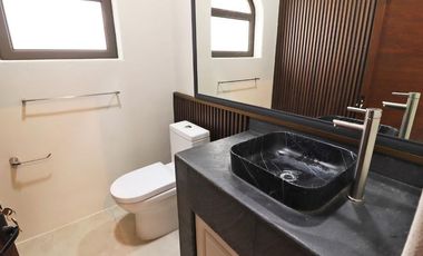 CASA EN VENTA EN PÁTZCUARO, ZONA CENTRO.