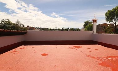 CASA EN VENTA EN PÁTZCUARO, ZONA CENTRO.