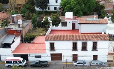 CASA EN VENTA EN PÁTZCUARO, ZONA CENTRO.