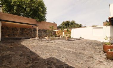 CASA EN VENTA EN PÁTZCUARO, ZONA CENTRO.
