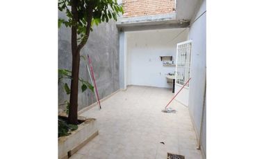 CASA DE BELLA ARQUITECTURA EN COL. COPOYA
