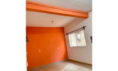 CASA DE BELLA ARQUITECTURA EN COL. COPOYA