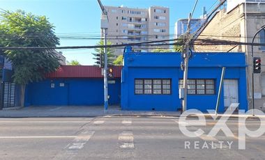 Local Comercial en Venta en Frente al Patio Bellavista, una cuadra de Pio Nono/ Escuela de Derecho Universidad de Chile