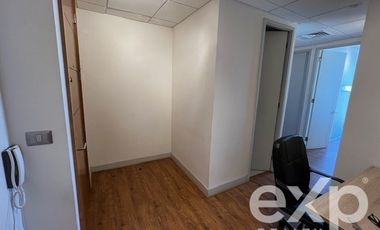 Oficina en Arriendo en Av. Kennedy con Gerónimo de Alderete