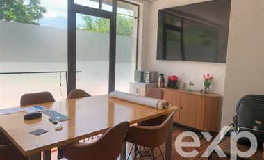 Local Comercial en Arriendo en Manquehue Sur 520