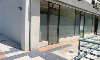 Local Comercial en Arriendo en Manquehue Sur 520