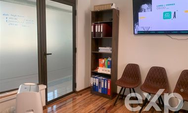 Local Comercial en Arriendo en Manquehue Sur 520