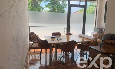 Local Comercial en Arriendo en Manquehue Sur 520
