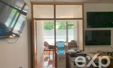 Local Comercial en Arriendo en Manquehue Sur 520