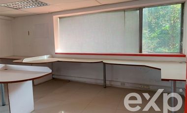 Oficina en Arriendo en Manquehue Sur 520