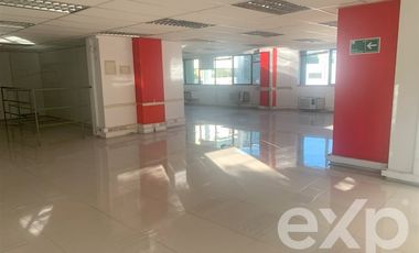 Oficina en Arriendo en Manquehue Sur 520