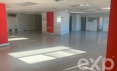 Oficina en Arriendo en Manquehue Sur 520