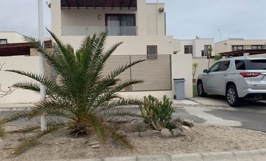 Casa en Arriendo en Costa Laguna