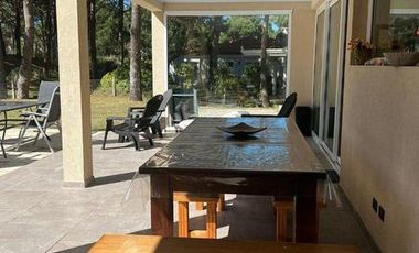 CASA DE 4 DORMITORIOS C/ PISCINA LA HERRADURA