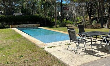 CASA DE 4 DORMITORIOS C/ PISCINA LA HERRADURA