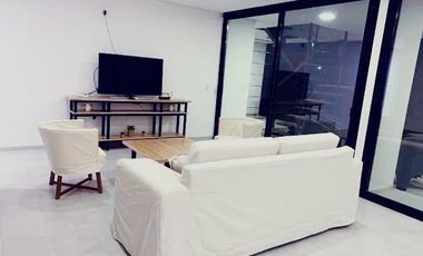 CASA DE 4 DORMITORIOS Y 2 BAÑOS SOBRE EL LAGO COSTA ESMERALDA