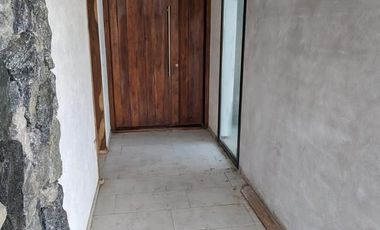 CASA DE 4 DORMITORIOS Y 2 BAÑOS SOBRE EL LAGO COSTA ESMERALDA