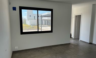 Venta  de Duplex - Distrito Sur - 3 Dormitorios Seguridad