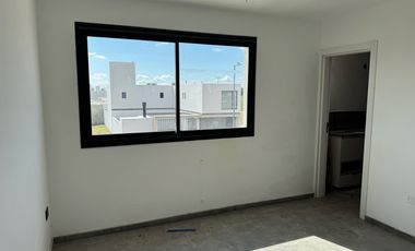 Venta  de Duplex - Distrito Sur - 3 Dormitorios Seguridad