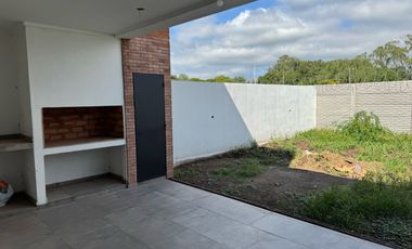 Venta  de Duplex - Distrito Sur - 3 Dormitorios Seguridad