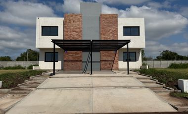 Venta  de Duplex - Distrito Sur - 3 Dormitorios Seguridad