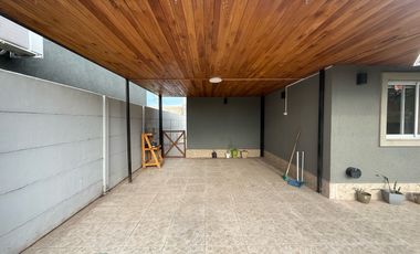 VENTA CASA 2 DORMITORIOS Y PILETA EN TDS3 ROLDAN
