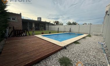 VENTA CASA 2 DORMITORIOS Y PILETA EN TDS3 ROLDAN