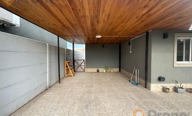 VENTA CASA 2 DORMITORIOS Y PILETA EN TDS3 ROLDAN