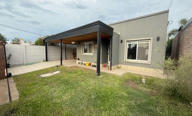 VENTA CASA 2 DORMITORIOS Y PILETA EN TDS3 ROLDAN