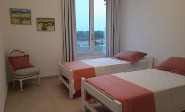 CASA 5 DOMITORIOS 4 BAÑOS COSTA ESMERALDA