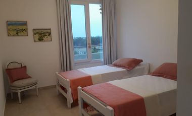CASA 5 DOMITORIOS 4 BAÑOS COSTA ESMERALDA