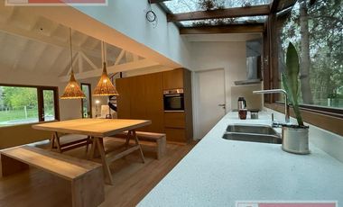 INGENIERO MASCHWITZ-  MODERNA CASA  c/ DISEÑO - A ESTRENAR- UNICO ENTORNO A ORILLAS DEL ARROYO