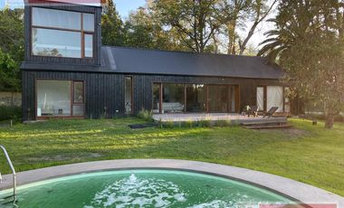 INGENIERO MASCHWITZ-  MODERNA CASA  c/ DISEÑO - A ESTRENAR- UNICO ENTORNO A ORILLAS DEL ARROYO