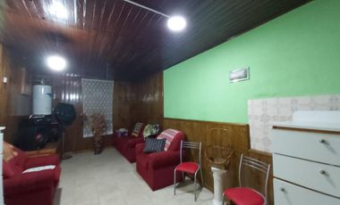 Venta Casa -   Roque Pérez 2 habitaciones  departamento  galpón