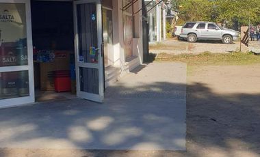 LOCAL EN VENTA SOBRE AVENIDA INTERMEDANOS ESQUINA CORVINA