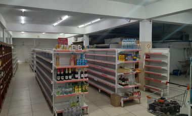 LOCAL EN VENTA SOBRE AVENIDA INTERMEDANOS ESQUINA CORVINA