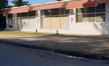LOCAL EN VENTA SOBRE AVENIDA INTERMEDANOS ESQUINA CORVINA