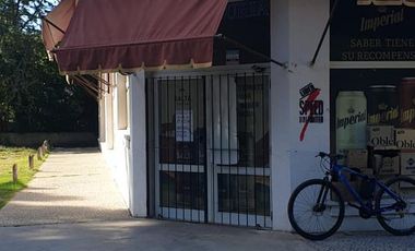 LOCAL EN VENTA SOBRE AVENIDA INTERMEDANOS ESQUINA CORVINA