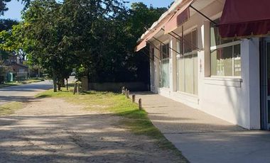 LOCAL EN VENTA SOBRE AVENIDA INTERMEDANOS ESQUINA CORVINA