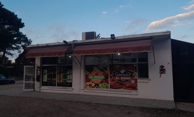 LOCAL EN VENTA SOBRE AVENIDA INTERMEDANOS ESQUINA CORVINA