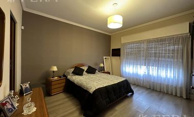 Venta de Casa 3 ambientes con cochera en Villa Dominico